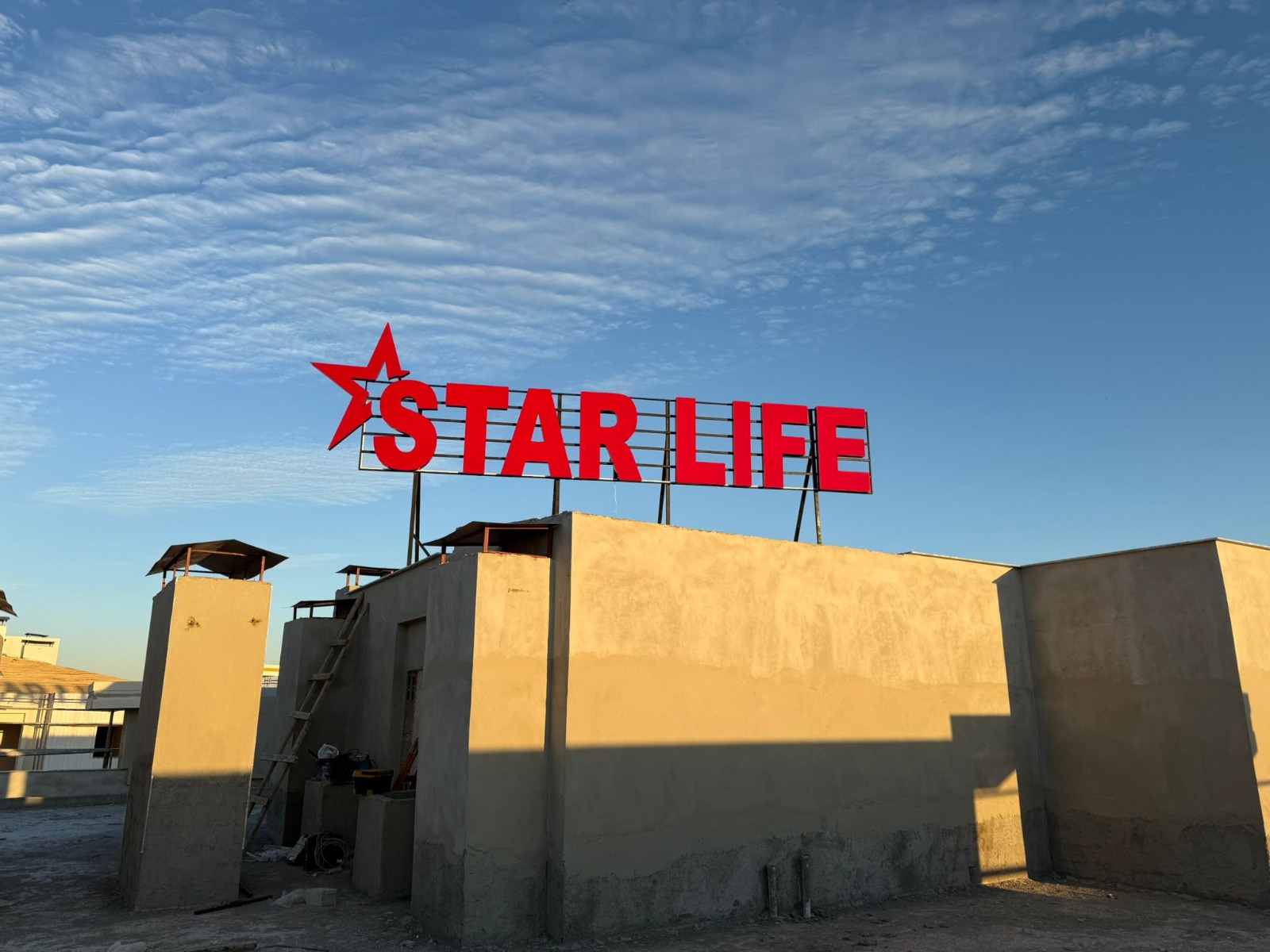 Diyarbakır mağaza cephe tabelası montaj çalışması